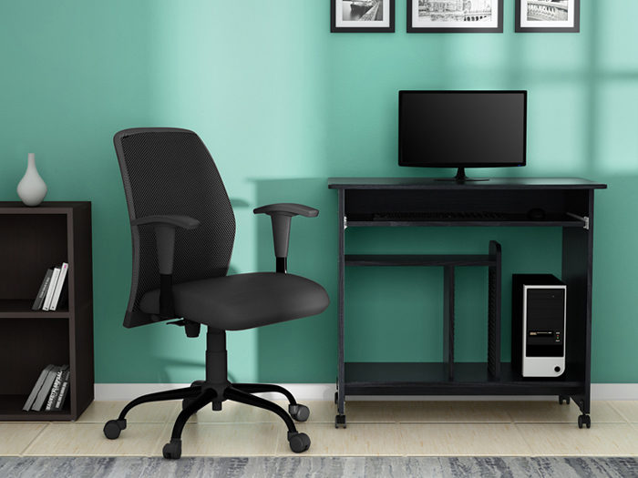 Old Chairs Tables Buyer in Delhi NCR